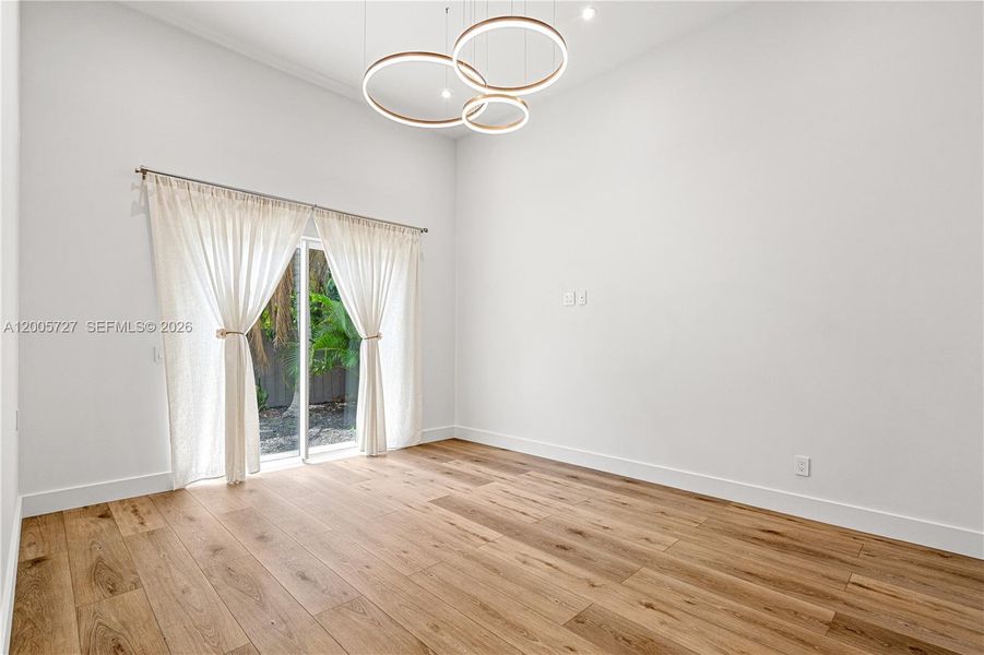 Spacious, unfurnished interior of a new home in , Hallandale Beach (Image 18).