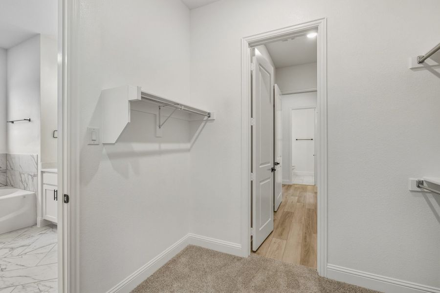 Spacious, unfurnished interior of a new home in Wildflower Ranch, Fort Worth (Image 30).