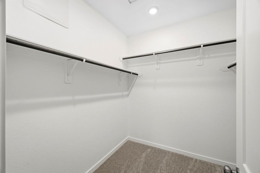 Spacious, unfurnished interior of a new home in Crockett Meadows, Conroe (Image 28).