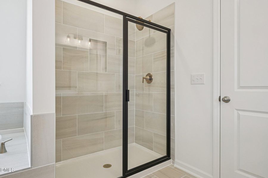 25-web-or-mls-Ken Dr-S2402-025