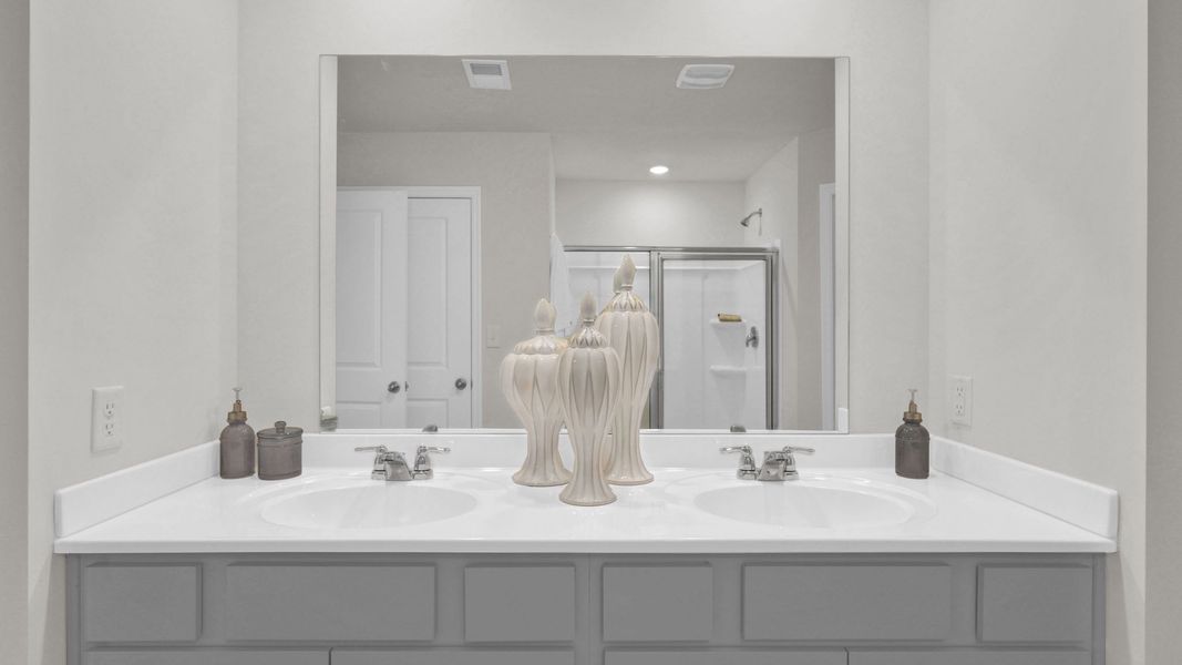 Close-up of interior finishes inside a home in Sweet Briar, Ooltewah (Image 19).