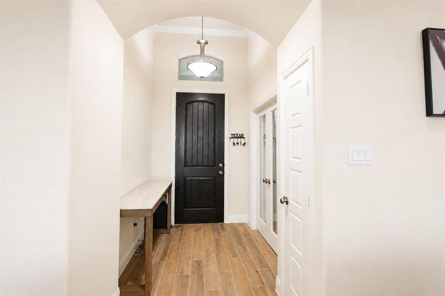 Furnished interior view inside a new home in Creekview Farms, Greenville (Image 5).