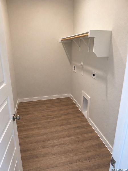 Spacious, unfurnished interior of a new home in Katzer Ranch, Converse (Image 15).