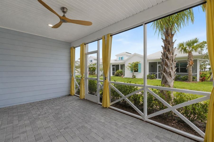Exterior details and patio area of a home in , Daytona Beach (Image 4).