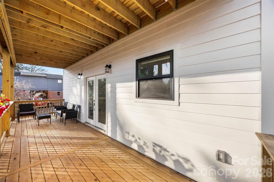 Exterior details and patio area of a home in , Charlotte (Image 4).