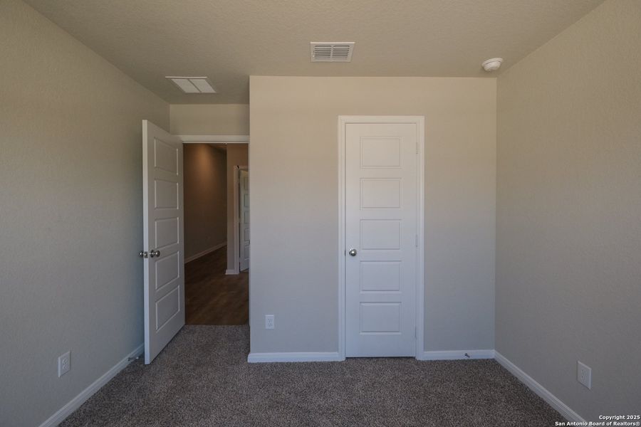 Spacious, unfurnished interior of a new home in Blue Ridge Ranch, San Antonio (Image 26). Spacious, unfurnished interior of a new home in Blue Ridge Ranch, San Antonio (Image 26).