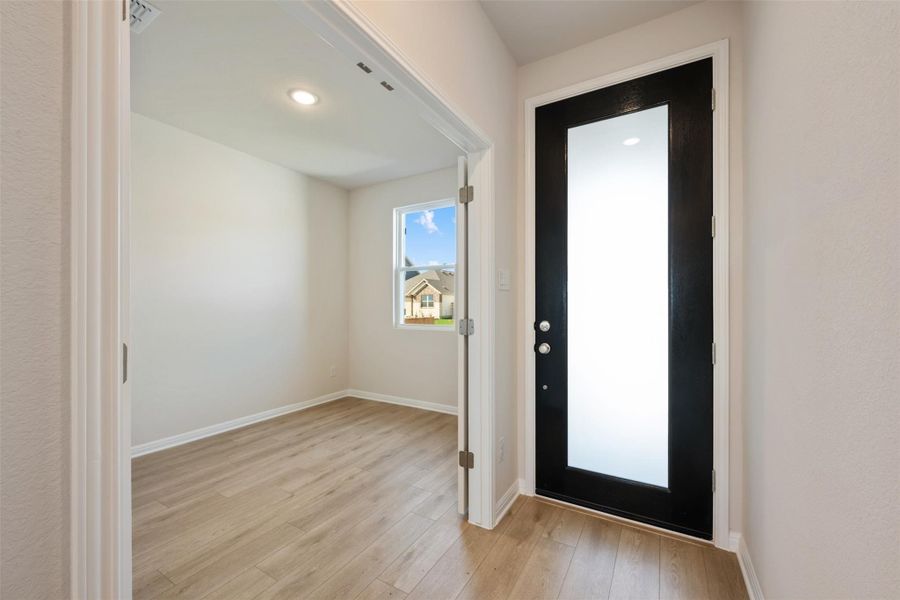 Spacious, unfurnished interior of a new home in Patterson Ranch, Georgetown (Image 19). Spacious, unfurnished interior of a new home in Patterson Ranch, Georgetown (Image 19).