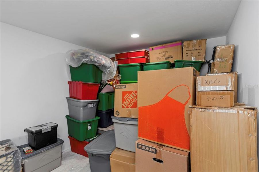 Furnished interior view inside a new home in , Tarpon Springs (Image 37).