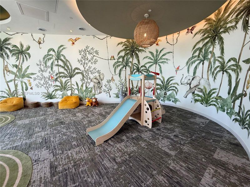 Community amenities in Aria Reserve, Miami (Image 61).