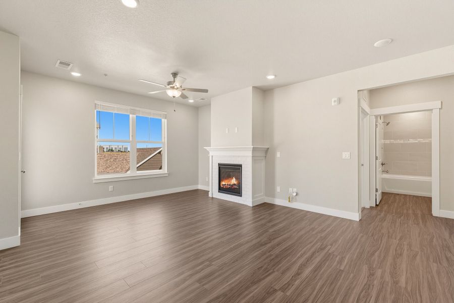 Spacious, unfurnished interior of a new home in The Lakes at Centerra, Loveland (Image 10). Spacious, unfurnished interior of a new home in The Lakes at Centerra, Loveland (Image 10).