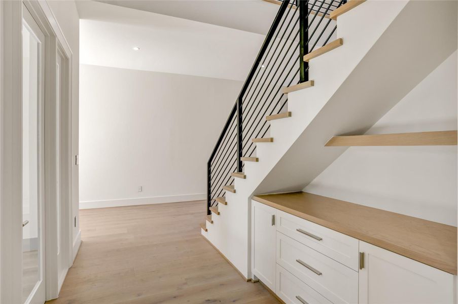 Spacious, unfurnished interior of a new home in , Houston (Image 22).