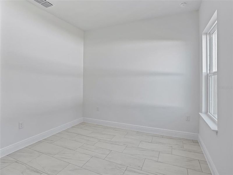 Spacious, unfurnished interior of a new home in , Ocala (Image 28).