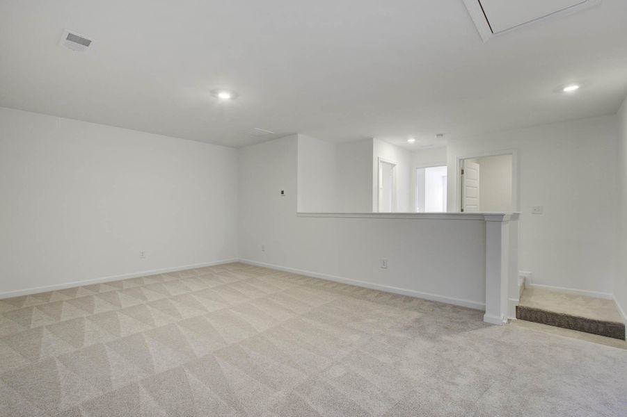 Spacious, unfurnished interior of a new home in , Summerville (Image 12).