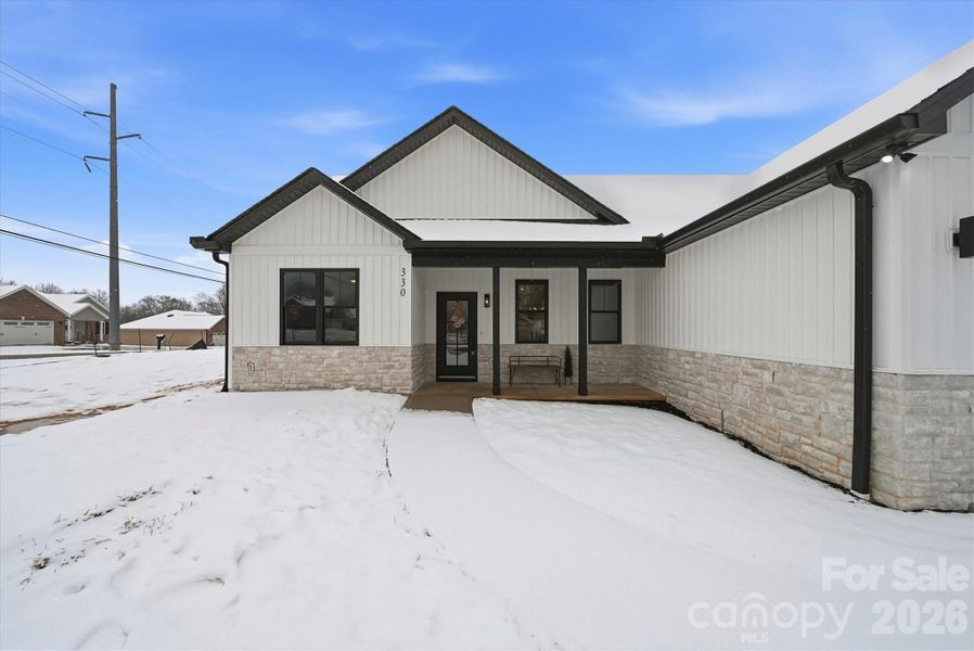 Exterior details and patio area of a home in , Maiden (Image 3).