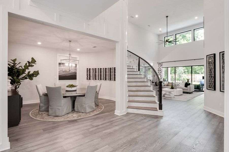 Representative furnished interior of a home built from the Verona by Tri Pointe Homes in Sienna 80′, Missouri City (Image 6).