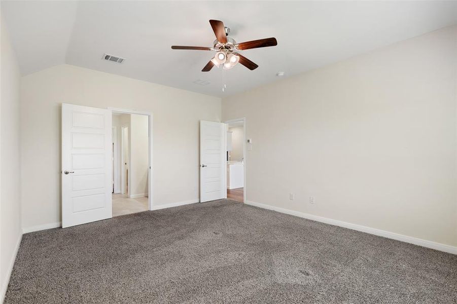Spacious, unfurnished interior of a new home in , Lavon (Image 10).