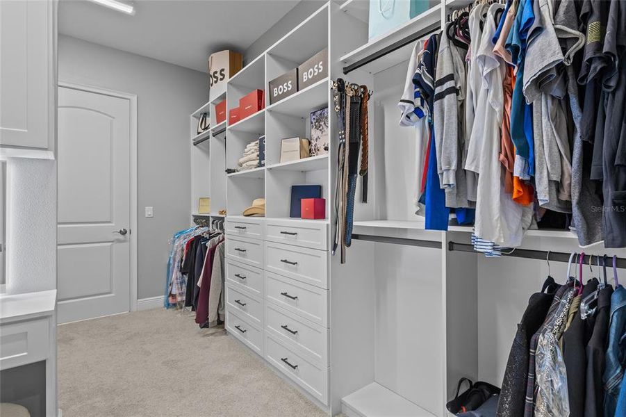 Furnished interior view inside a new home in , Orlando (Image 38).