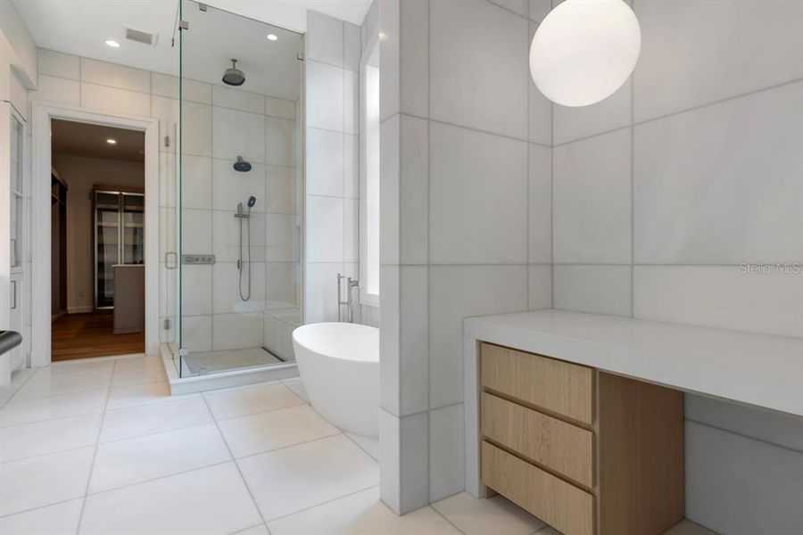 Furnished interior view inside a new home in , Orlando (Image 16).
