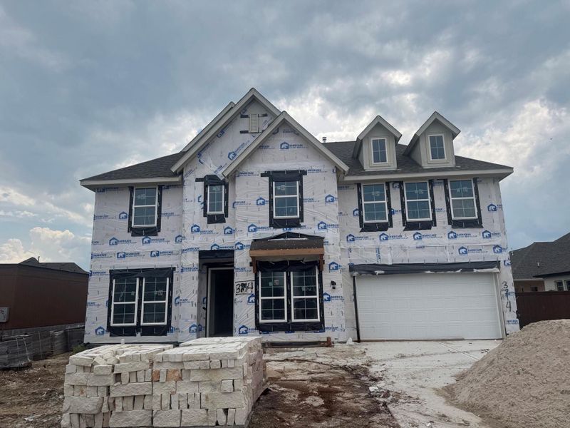 Two-story home with 5 bedrooms, 4.5 baths and 3 car tandem garage Two-story home with 5 bedrooms, 4.5 baths and 3 car tandem garage