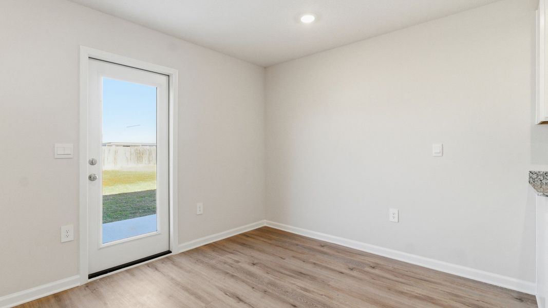 Spacious, unfurnished interior of a new home in Wesley Park, Crawfordville (Image 15).