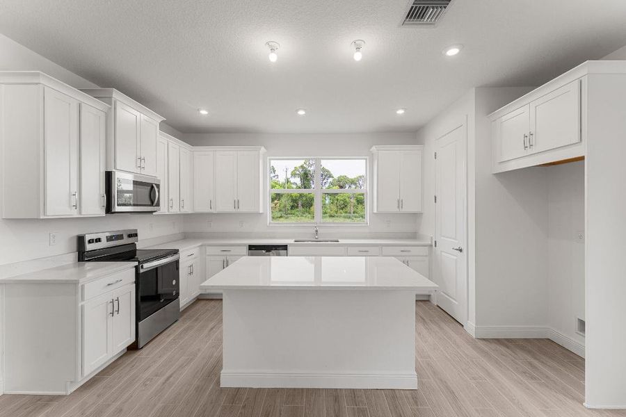 US_SEF_MARINA_LOT 24_kitchen