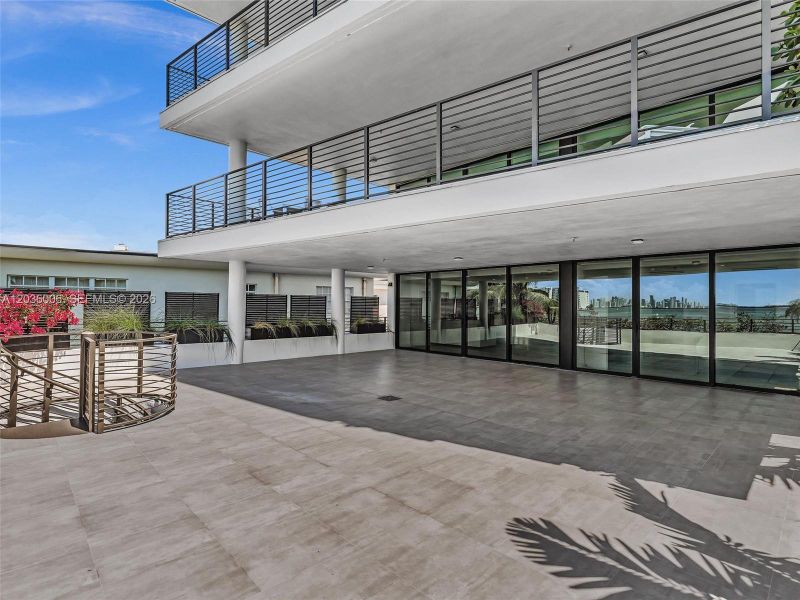 Huge Terrace for outdoor entertaining
