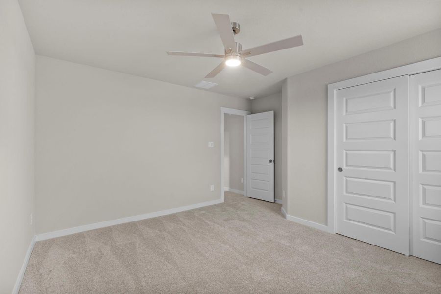 Spacious, unfurnished interior of a new home in Briarwood Crossing, Rosenberg (Image 23).