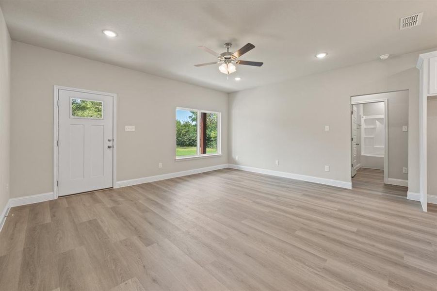 Spacious, unfurnished interior of a new home in , Cleburne (Image 17). Spacious, unfurnished interior of a new home in , Cleburne (Image 17).