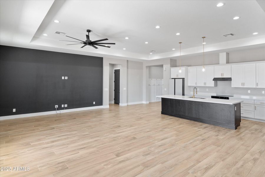 07-Family Kitchen and Dining