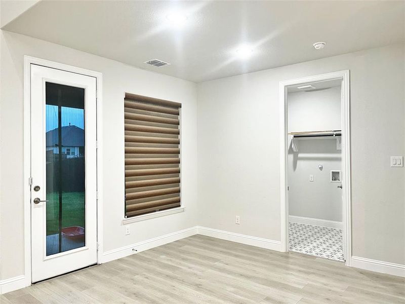 Spacious, unfurnished interior of a new home in Northlake Estates 65s, Little Elm (Image 24).