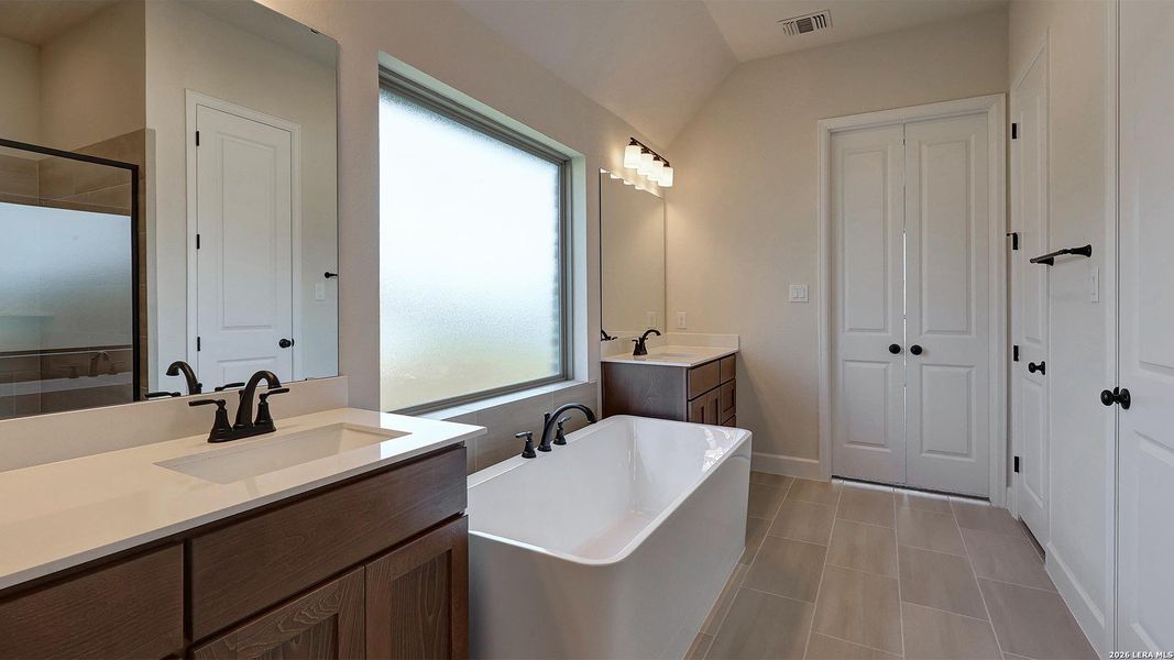 Furnished interior view inside a new home in Arcadia Ridge, San Antonio (Image 10).