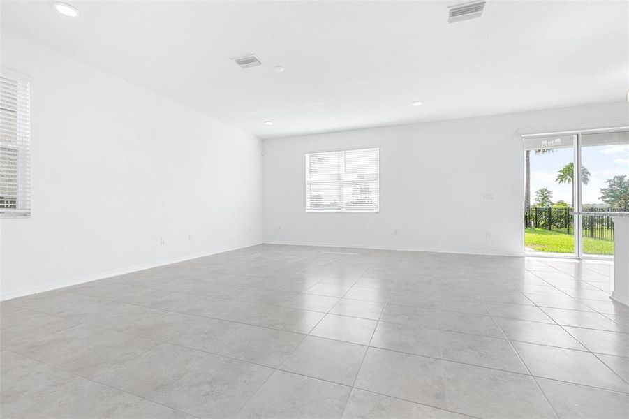 Spacious, unfurnished interior of a new home in Hawthorne Ranch, Lakeland (Image 28). Spacious, unfurnished interior of a new home in Hawthorne Ranch, Lakeland (Image 28).