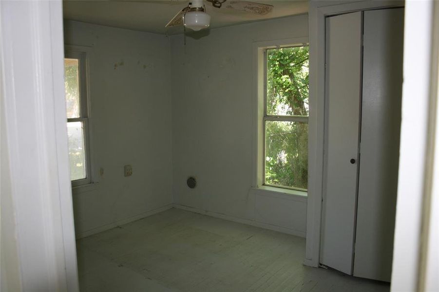 Spacious, unfurnished interior of a new home in , Weatherford (Image 4).