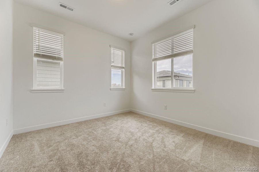 Spacious, unfurnished interior of a new home in , Centennial (Image 12).