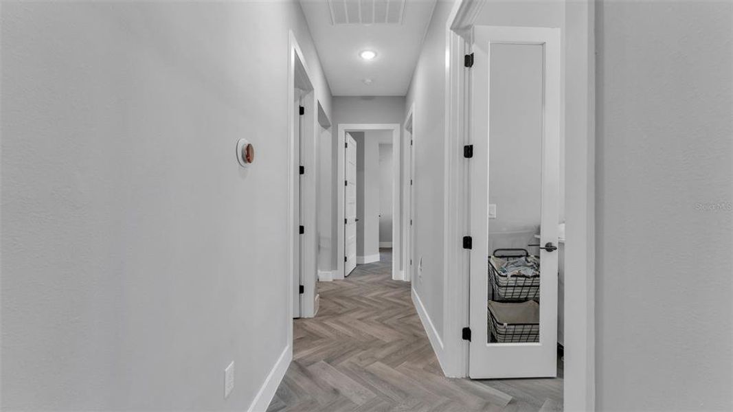 Spacious, unfurnished interior of a new home in , Winter Haven (Image 19).