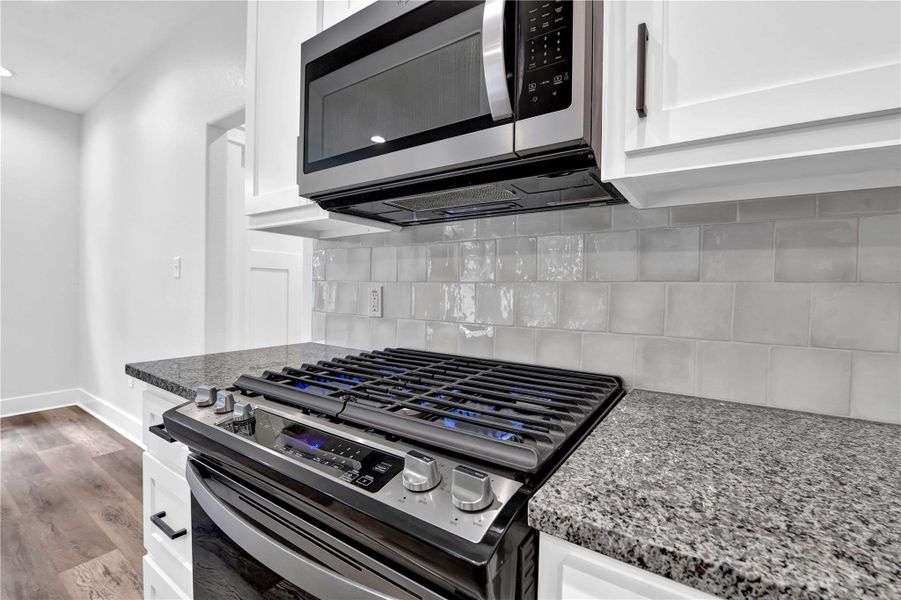 Image 2 of a home in . Image 2 of a home in .