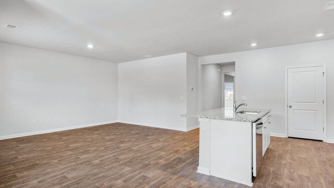 Spacious, unfurnished interior of a new home in Rolling Hills, Bolivia (Image 10). Spacious, unfurnished interior of a new home in Rolling Hills, Bolivia (Image 10).