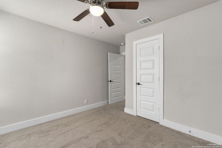 Spacious, unfurnished interior of a new home in Brookstone Creek, San Antonio (Image 29). Spacious, unfurnished interior of a new home in Brookstone Creek, San Antonio (Image 29).