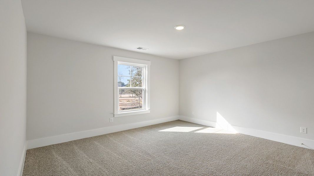 Spacious, unfurnished interior of a new home in Rivers Reach, Yemassee (Image 30).