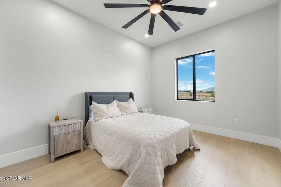 39-Bedroom 2 39-Bedroom 2