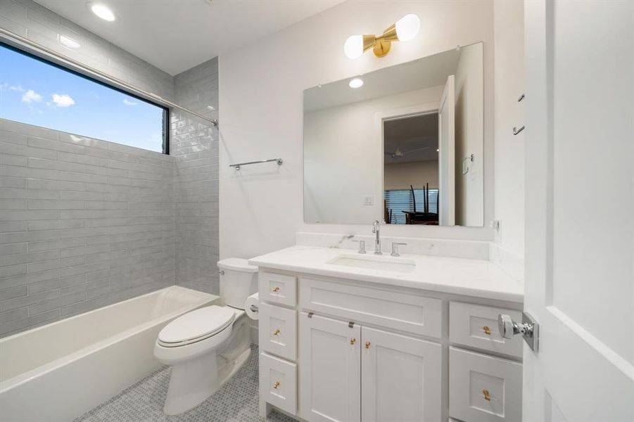 Furnished interior view inside a new home in , Dallas (Image 13). Furnished interior view inside a new home in , Dallas (Image 13).