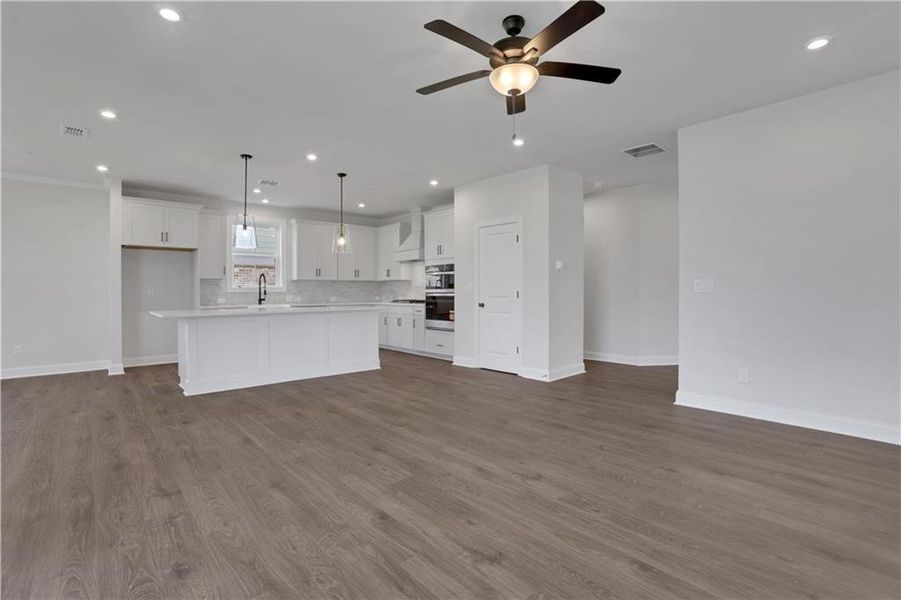 Spacious, unfurnished interior of a new home in Poppy at GreenHouse, Marietta (Image 14).