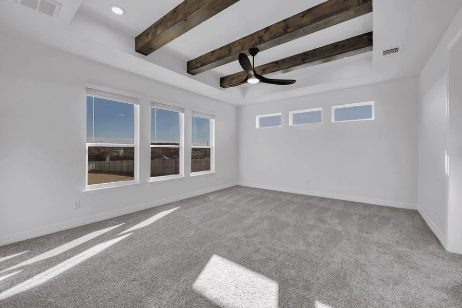 Spacious, unfurnished interior of a new home in King Oaks, Salado (Image 9).