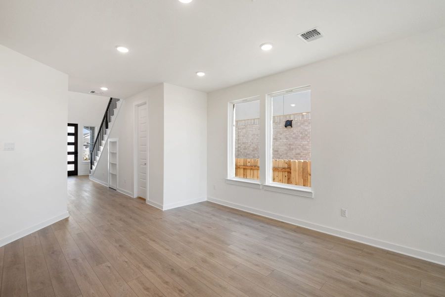 Spacious, unfurnished interior of a new home in Flora, Hutto (Image 21).