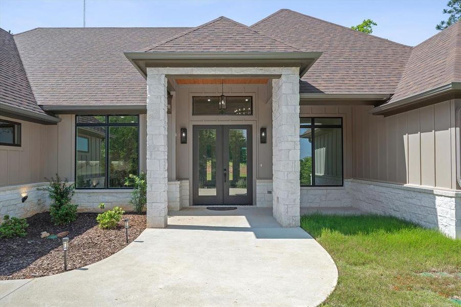 Exterior details and patio area of a home in , Winona (Image 28).