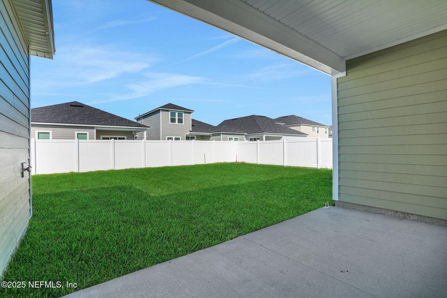 Exterior details and patio area of a home in Jennings Farm, Middleburg (Image 22).