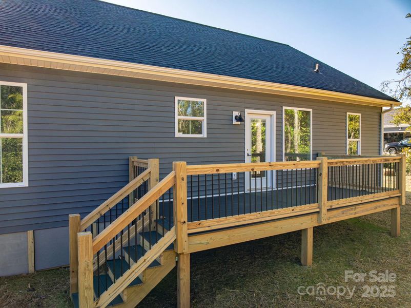 Exterior details and patio area of a home in , Maiden (Image 16).