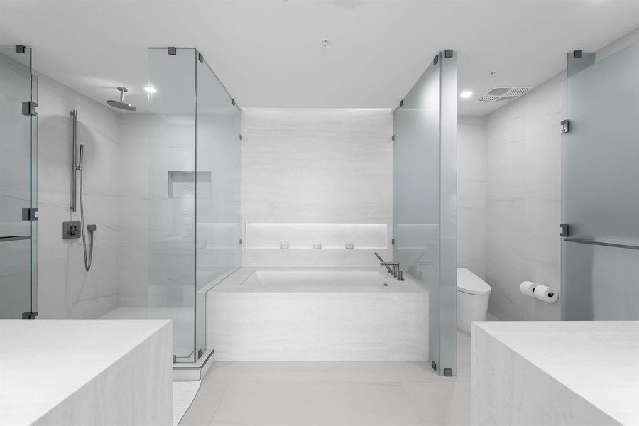 Master Bathroom Master Bathroom