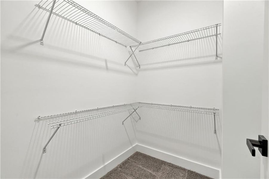 Spacious, unfurnished interior of a new home in , Jasper (Image 56).