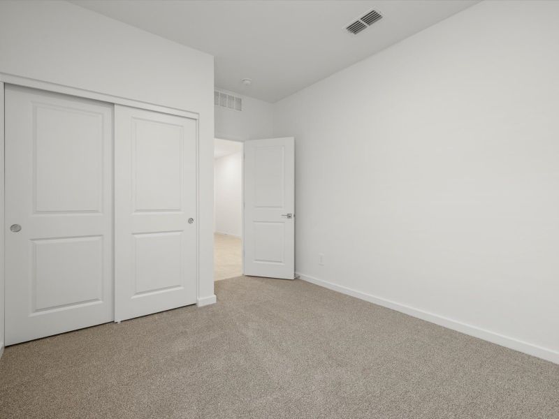 Spacious, unfurnished interior of a new home in Mountain View Estates Reserve Series, Buckeye (Image 16).